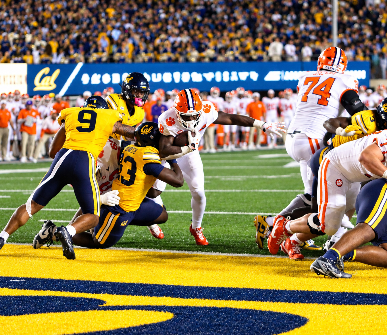 Clemson RB scores.